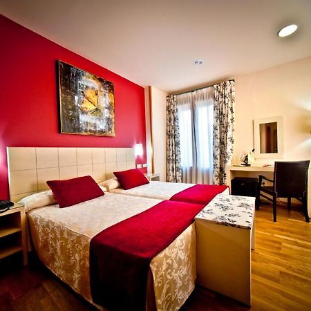 Hotel Condes De Castilla 세고비아 객실 사진